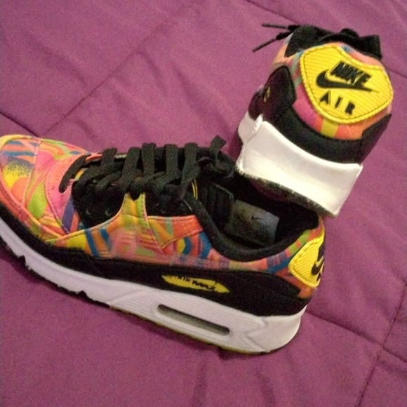 NikevAir Max 90 Familia ~ Latino heritage ~US 5, EUR 37.5 - Picture 2 of 13